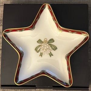 Rare Vintage - Waterford Fine China Holidays Ribbon Star Dish 6”